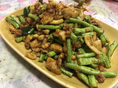 วิธีทำ ผัดพริกถั่วกากหมู