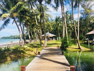 พรหมภักดี เกาะหมาก รีสอร์ต