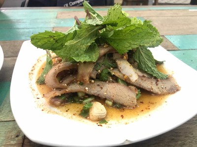น้ำตกคอหมู