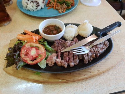 สเต๊กเนื้อสันนอกจิ้มแจ่ว