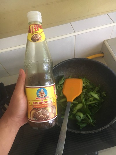วิธีทำ คะน้าฮ่องกงซอสเห็ดหอม