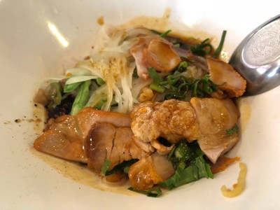 ก๋วยเตี๋ยวห้อยขาริมน่าน (Guay Tiew Hoi Kha Rim Nan) ก๋วยเตี๋ยวห้อยขาริมน่าน (Guay Tiew Hoi Kha Rim Nan)