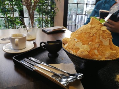 อาหาร หรือ เครื่องดื่ม