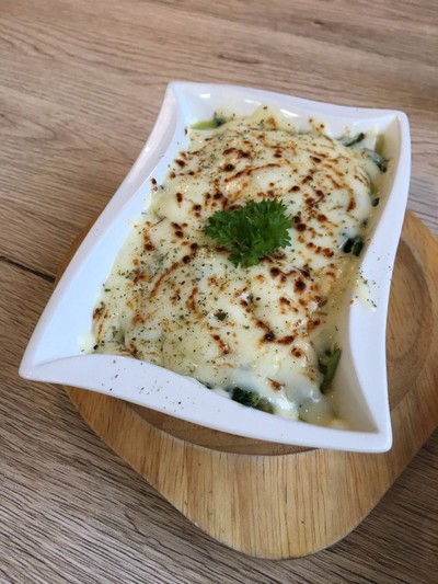ผักโขมอบชีส-89 บาท อร่อยดีคะ ไม่เลี่ยนเลย