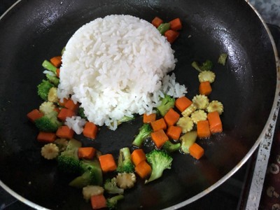 วิธีทำ ข้าวผัดผักสามสีเจ