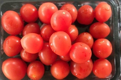 วิธีทำ สลัดเจมะเขือเทศเเบบชิวๆ🍅🥗 วิธีทำ สลัดเจมะเขือเทศเเบบชิวๆ🍅🥗