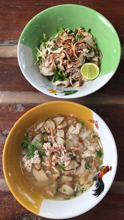 แห้ง 1 น้ำ 1 แห้งมีน้ำซุปมาให้ด้วยคะ
