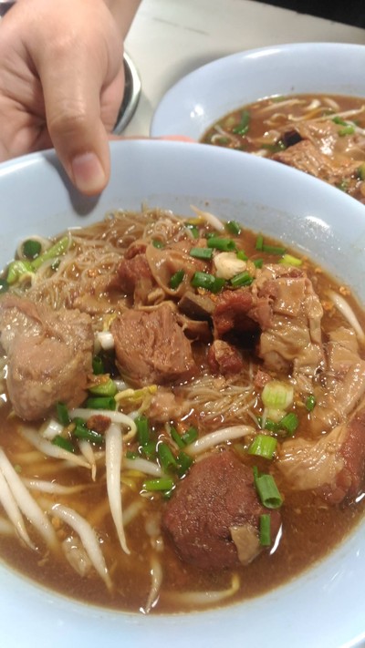 เส้นหมี่หมูตุ๋น