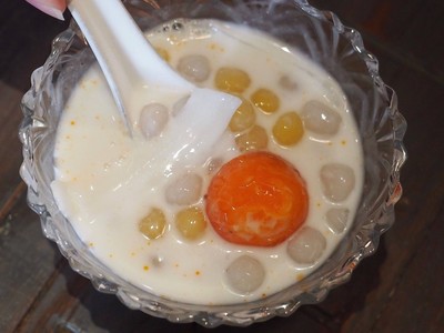บัวลอยไข่เค็มหวาน