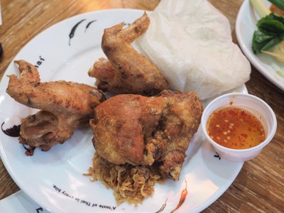 ไก่ทอด ตุ๋ยเทพา (ตุ๋ยเทพา) ไก่ทอด ตุ๋ยเทพา (ตุ๋ยเทพา)