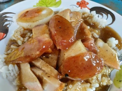 เมนูของร้าน พลอย ข้าวหมูแดงนครปฐม หมูกรอบย่างเตาถ่าน มีนบุรี