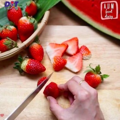 วิธีทำ Strawberry x Watermelon Sangria 🍓🍉 วิธีทำ Strawberry x Watermelon Sangria 🍓🍉