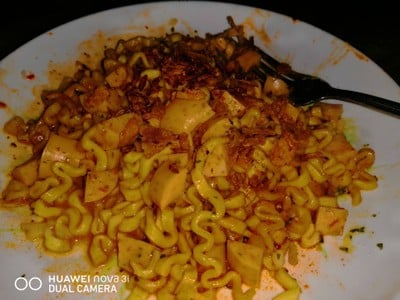 วิธีทำ บะหมี่คาโบนาร่าผัดหัวหอมกรอบ 🌰🍝
