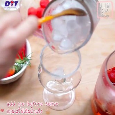 วิธีทำ Strawberry x Watermelon Sangria 🍓🍉 วิธีทำ Strawberry x Watermelon Sangria 🍓🍉