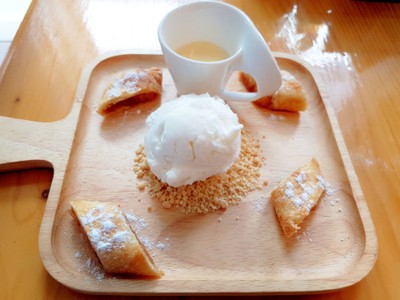 Apple Strudel