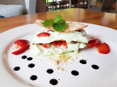 Pandanus Mille Feuille With Fresh Strawberry