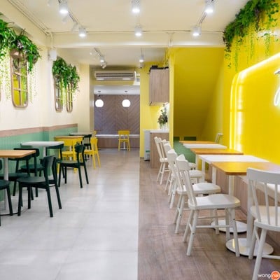 บรรยากาศ Jones' Salad ศาลาแดง