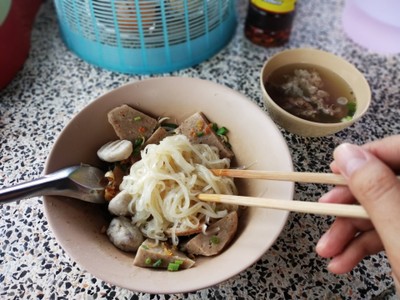 เล็กแห้งพิเศษ