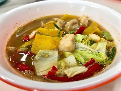 แกงอ่อมไก่
