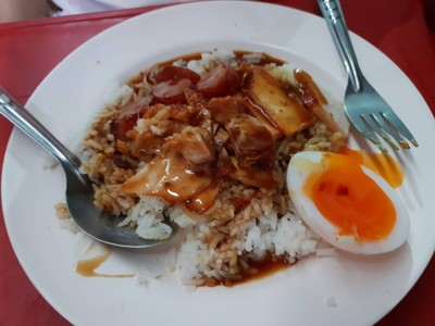 ข้าวหมูแดงหมูกรอบ