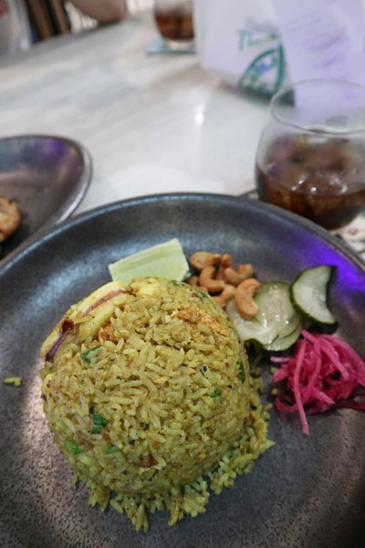 ข้าวผัดสับปะรด