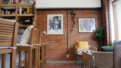 Magnolia Cafe & Bar -