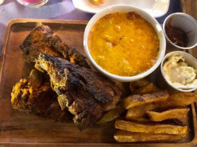 Memphis Ribs with Mac & Cheese