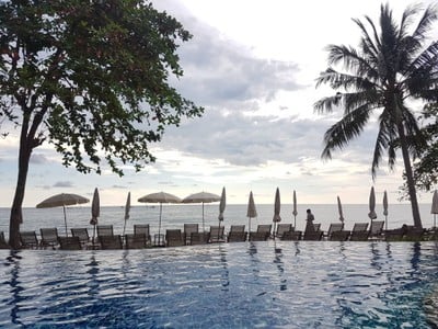 สระว่ายน้ำ/ชายหาด