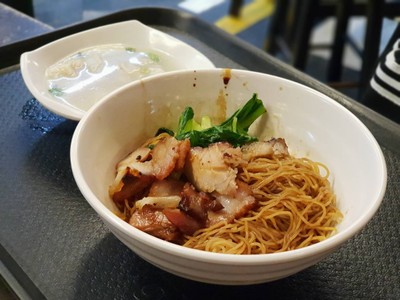 อาหาร หรือ เครื่องดื่ม