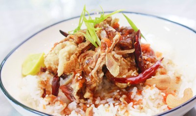 ข้าวปูนิ่มราดซอสมะขาม