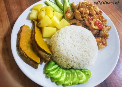 อกไก่ผัดตะใคร้