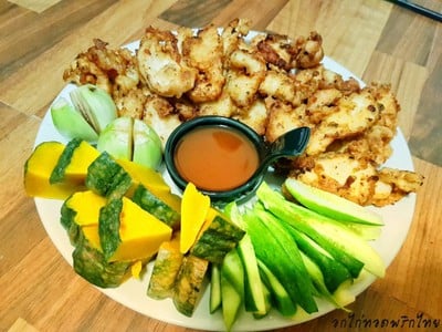 อกไก่ทอดพริกไทย