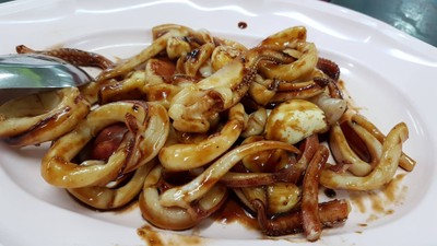 ปลาหมึกผัดกะปิ