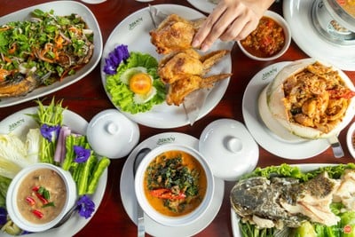 เรือนลอมฟาง N/A