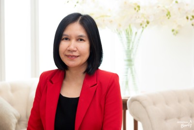 คุณวราภรณ์ พรมเคน