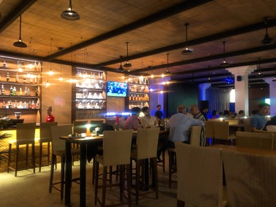 บรรยากาศ Red Dot Brew House