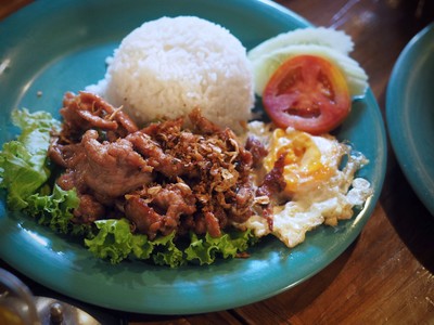 ข้าวหมูผัดกระเทียม