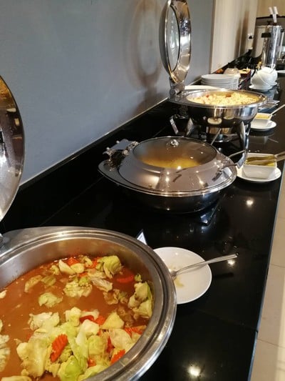 อาหาร หรือ เครื่องดื่ม