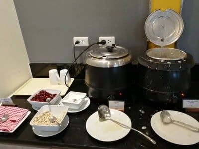 อาหาร หรือ เครื่องดื่ม