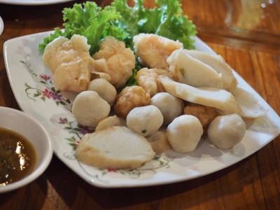 ลูกชิ้นปลาลวกจิ้ม