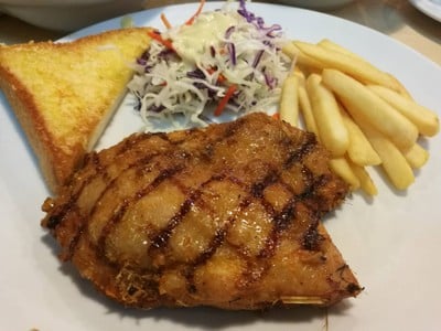 เมนูของร้าน Eat Am Are แฟชั่นมอลล์