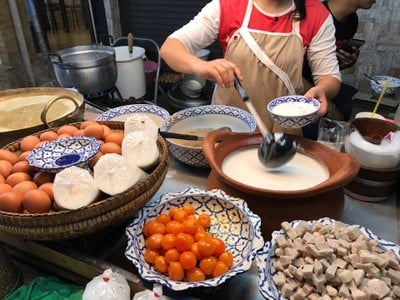 บัวลอยแม่ชะอ้อน ลาดพร้าวซอย 15 ติดร้านบะหมี่บ้านโป่ง