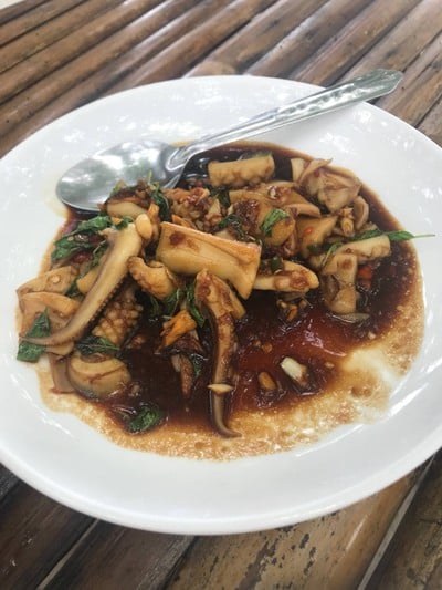 ปลาหมึกผัดกระเพรา