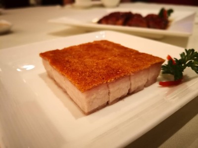 หมูกรอบ