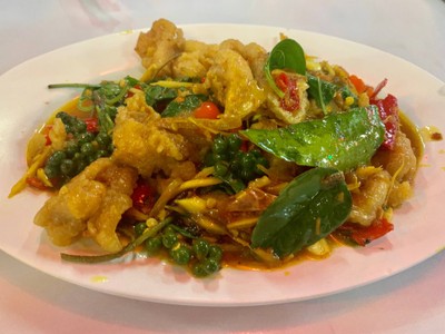 ผัดฉ่าปลาดอลลี่ กับข้าว