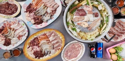 หมูจุ่มหมูกะทะคุณเปิ้ล (Moo Jum Moo Kata Khun Ple) หมูจุ่มหมูกะทะคุณเปิ้ล (Moo Jum Moo Kata Khun Ple)