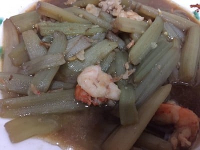 สายบัวผัดกุ้ง