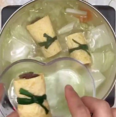 วิธีทำ แกงจืดไข่ม้วนหมูงาดำ