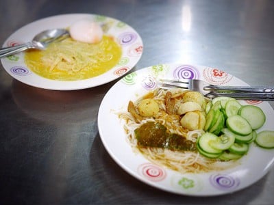 ขนมจีนน้ำยา ตรอกข้างห้างตั้งฮั่วเส็ง บางลำพู ขนมจีนน้ำยา ตรอกข้างห้างตั้งฮั่วเส็ง บางลำพู