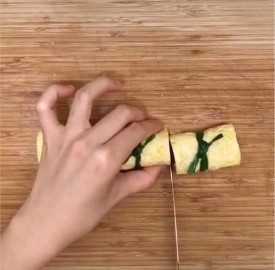 วิธีทำ แกงจืดไข่ม้วนหมูงาดำ